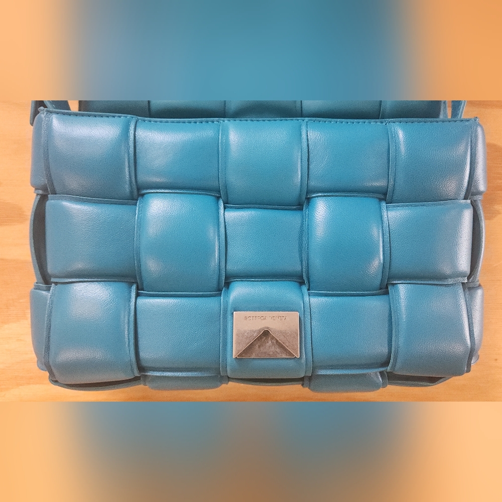 Bottega Veneta Nappa Maxi Intreccio Padded Cassette Bag - Picture 9 of 16